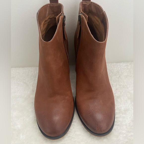 Brown Leather Ankle Boots - Size 8.5 (9) - Picture 2 of 5
